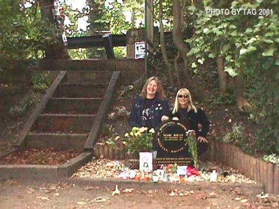 FANS TRACY & SAM AT THE MEMORIAL