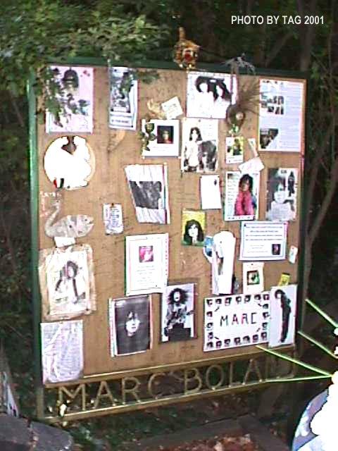 THE MEMORY BOARD DURING THE AFTERNOON OF THE 16th SEPTEMBER. BY THE END OF THE DAY IT WAS COMPLETELY COVERED IN MESSAGES!