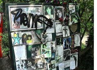 THE NOTICEBOARD IN APRIL 2007