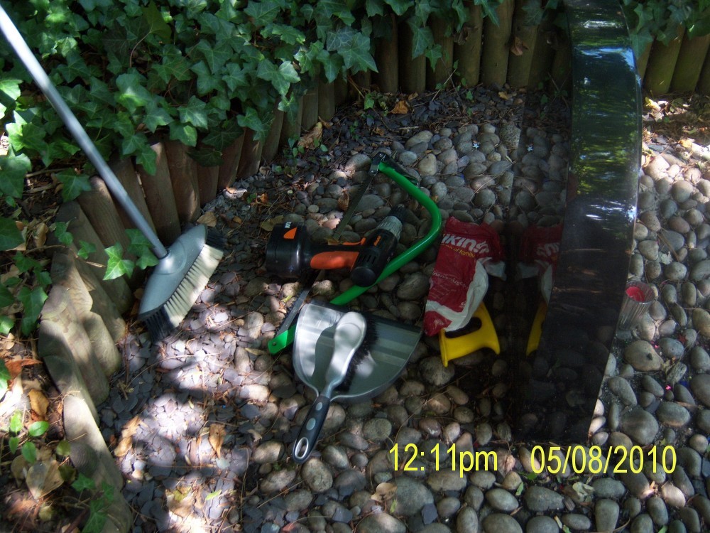 2010-Aug-5th_06_more-of-the-things-needed