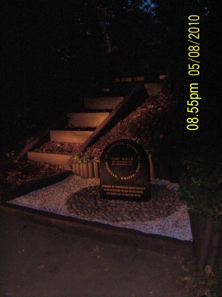 2010-Aug-5th_30_Memorial-and-steps-by-car-headlights