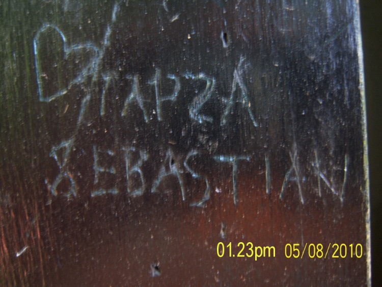 2010-Aug-5th_47_Vandalism